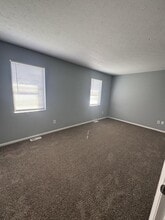 12 Apple Ln in Cincinnati, OH - Building Photo - Building Photo
