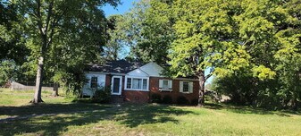 8908 Mapleton Rd in Richmond, VA - Building Photo