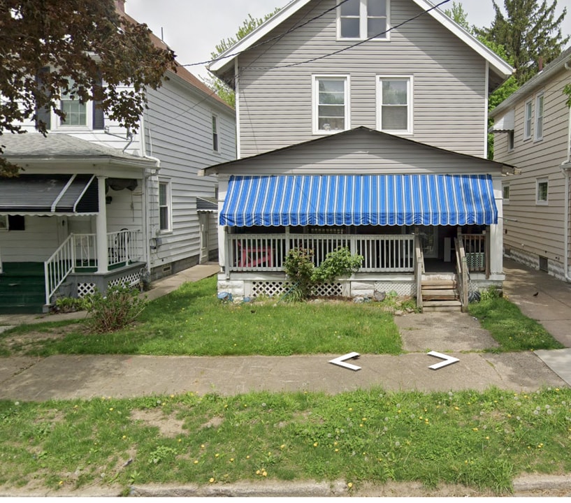 1046 W 28th St in Erie, PA - Foto de edificio