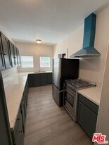 1406 S St Andrews Pl in Los Angeles, CA - Building Photo