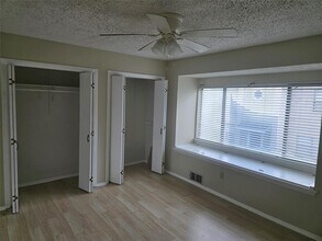 1221 Hopkins St in San Marcos, TX - Building Photo - Building Photo