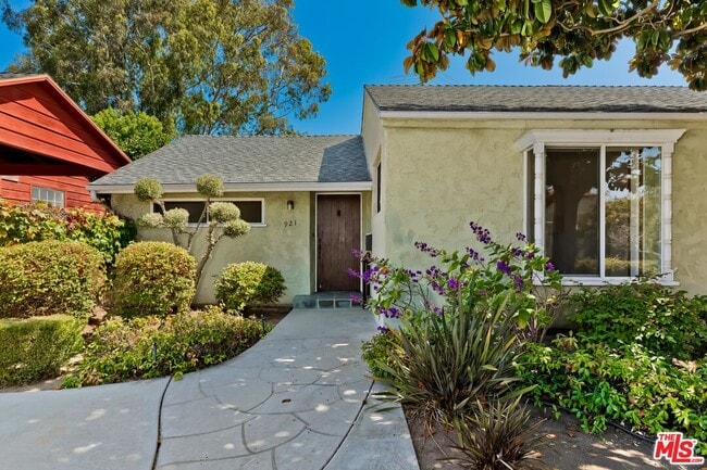 921 24th St in Santa Monica, CA - Building Photo - Building Photo