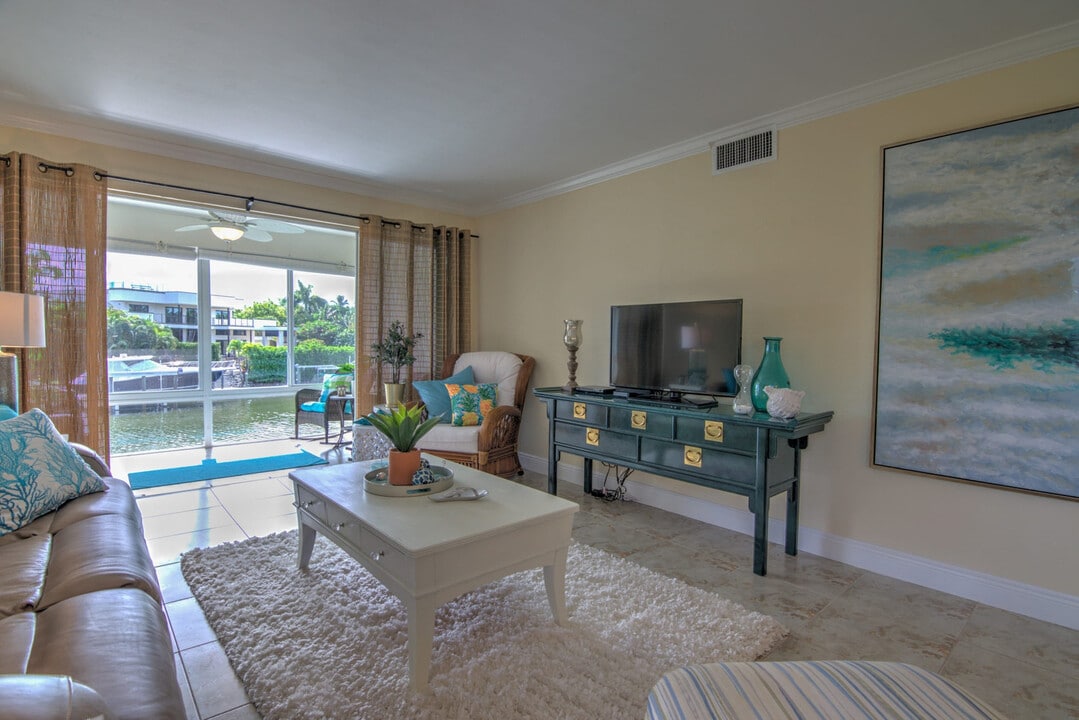 1550 Gulf Shore Blvd N in Naples, FL - Building Photo