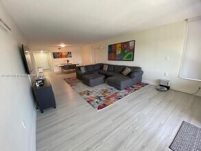 804 Cypress Blvd in Pompano Beach, FL - Building Photo - Building Photo