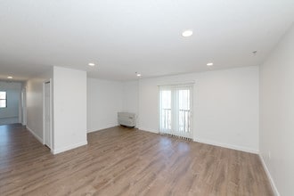 99 Granite Street in Quincy, MA - Building Photo - Interior Photo