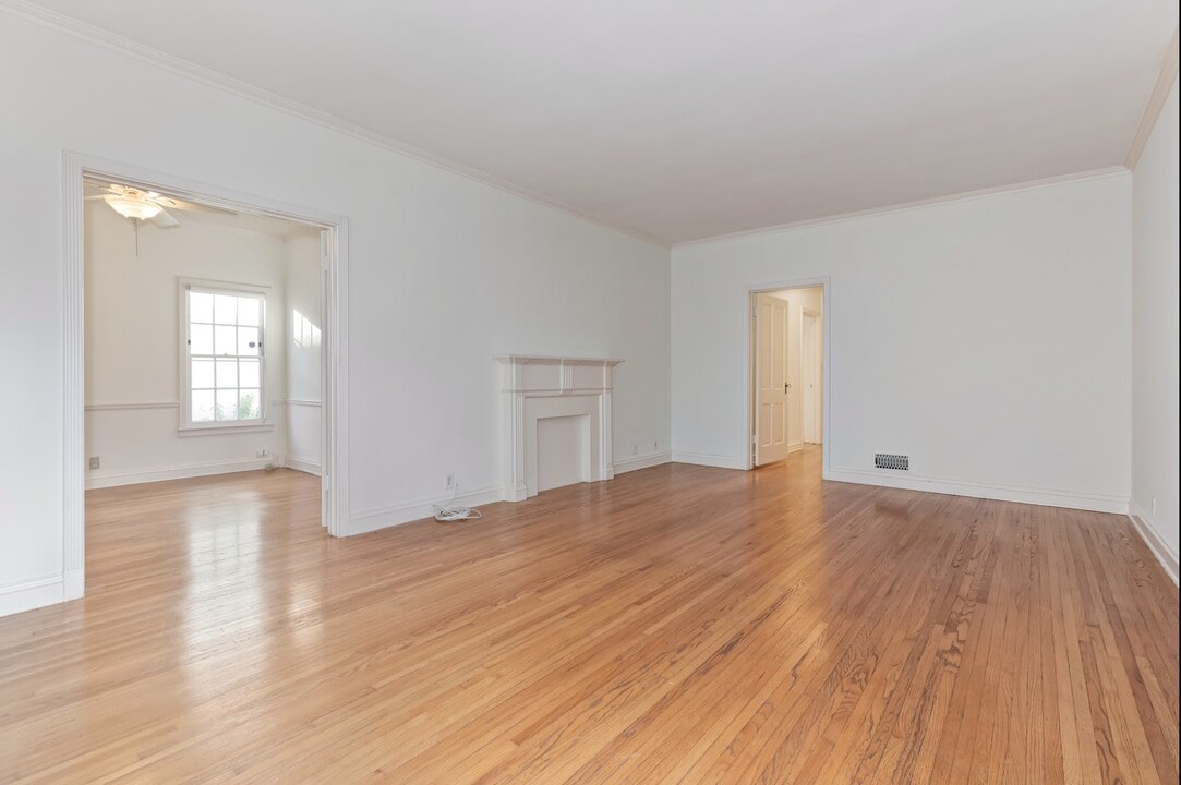 439 S Palm Dr, Unit 441 1.2 in Beverly Hills, CA - Building Photo