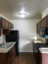 L150 - Orange Garden Apartments in Modesto, CA - Building Photo - Interior Photo