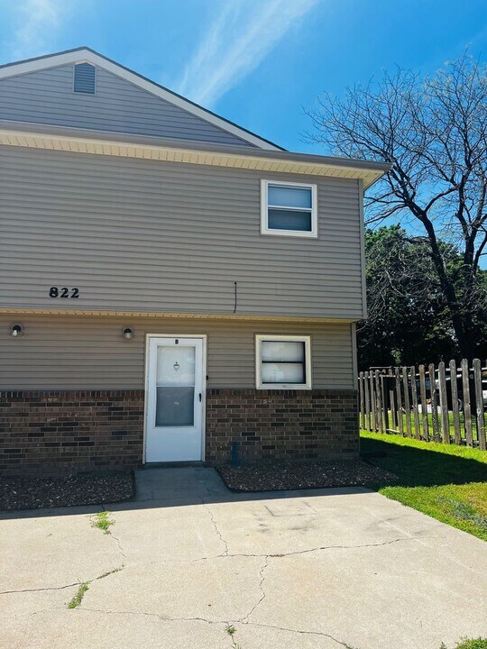 822 S Madison St in Junction City, KS - Building Photo