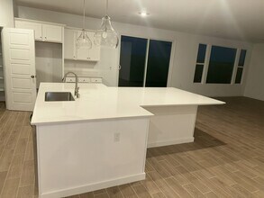 1053 Traverse Dr S in Madera, CA - Building Photo - Building Photo