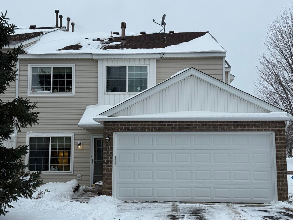 15711 Fjord Ave in Apple Valley, MN - Building Photo