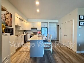 1057-1057 Frost Rd in Kelowna, BC - Building Photo - Building Photo