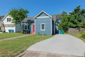 913 Lexington St in Taylor, TX - Building Photo - Building Photo