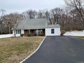 63 Hastings Dr in Stony Brook, NY - Building Photo