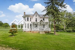 227 Pine Knob Rd in Osterburg, PA - Building Photo