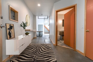 2323 Magnolia St, Unit Suite 6 in Oakland, CA - Building Photo