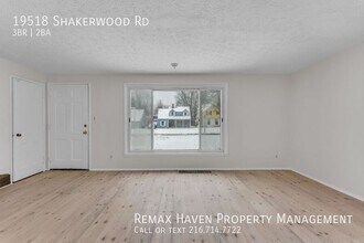 19518 Shakerwood Rd in Warrensville Heights, OH - Building Photo - Building Photo