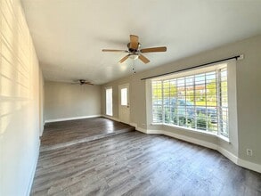 7119 S Gessner Rd in Houston, TX - Building Photo - Building Photo