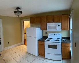 904 W Lackawanna Ave, Unit 904-2nd floor in Blakely, PA - Foto de edificio - Building Photo