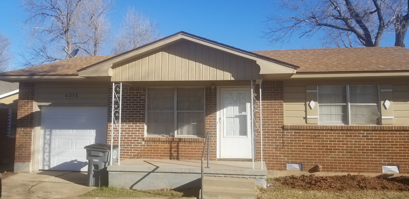 4315 NW Pollard Ave in Lawton, OK - Foto de edificio