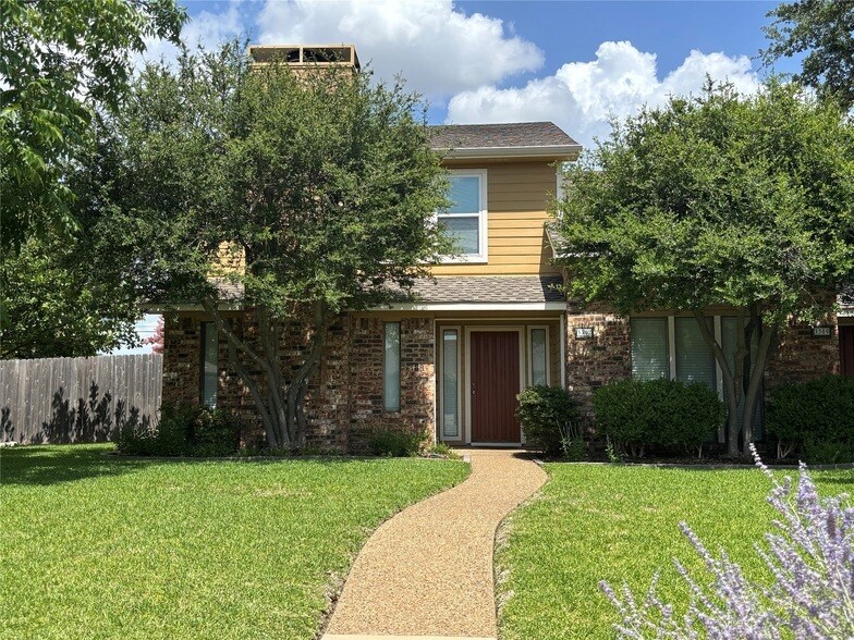 3302 Wells Dr in Plano, TX - Building Photo