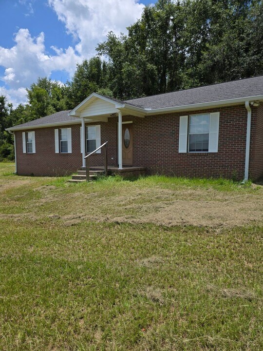 2459 NW Little Cat Rd in Madison, FL - Building Photo