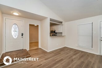 1334 Cedar Ridge Dr in Lewisville, TX - Foto de edificio - Building Photo