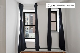 Room in Shared 3 bed/1 bath home in New York, NY - Building Photo - Building Photo