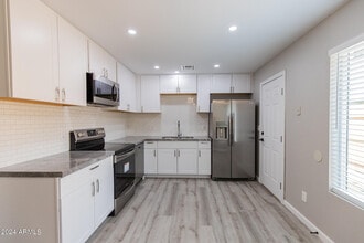 4644 E Caballero St in Mesa, AZ - Foto de edificio - Building Photo