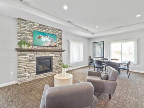 Sterling Pointe Apartments in Johnston, IA - Building Photo - Building Photo