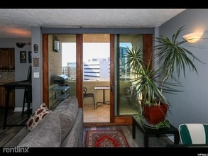 230 E Broadway-Unit -Apt 901 in Salt Lake City, UT - Foto de edificio - Building Photo