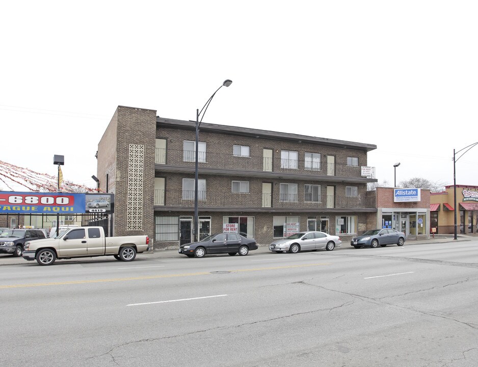 4425 S Archer Ave in Chicago, IL - Building Photo