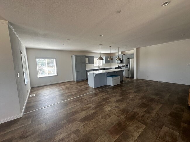 25763 N Tully Rd in Acampo, CA - Building Photo - Building Photo