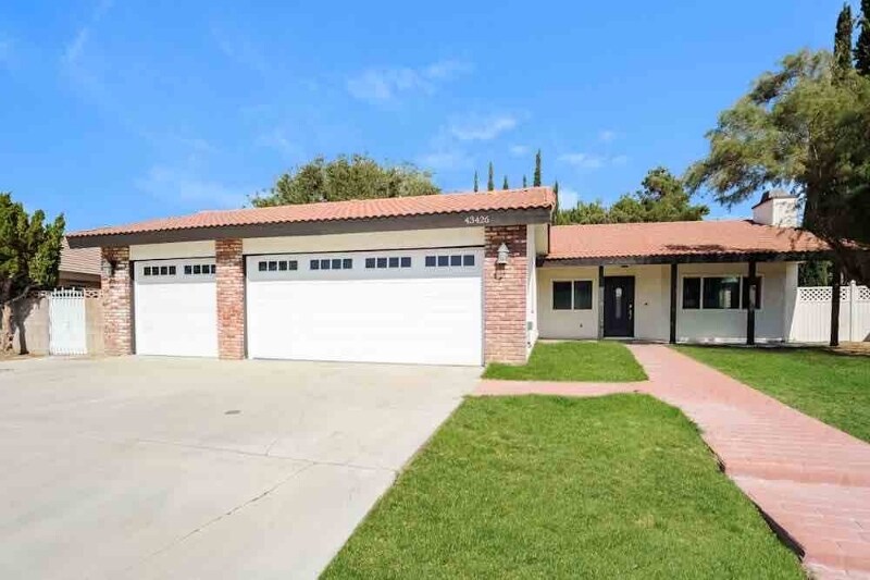 97284 Wendy Way in Lancaster, CA - Building Photo