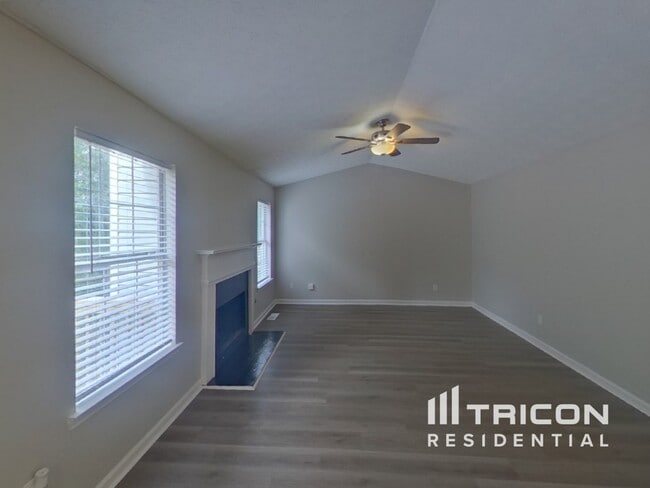321 Autumn Lake Dr in Mcdonough, GA - Building Photo - Building Photo