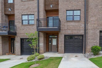 208 Asher Springs Cir in Fuquay Varina, NC - Building Photo - Building Photo