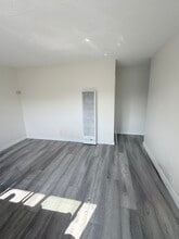 12521 Rose Ave, Unit 4 in Downey, CA - Building Photo - Building Photo