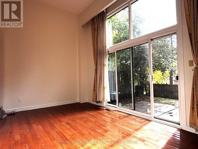 254 Sprucewood Ct in Toronto, ON - Building Photo - Building Photo