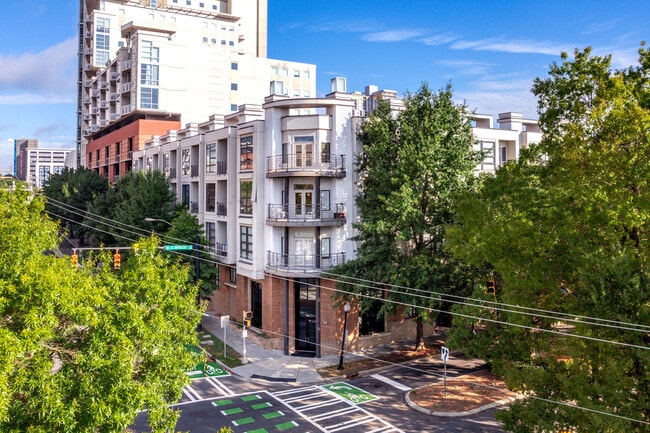 Court 6 in Charlotte, NC - Building Photo - Building Photo