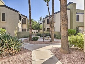 4201 N 20th St in Phoenix, AZ - Building Photo - Building Photo