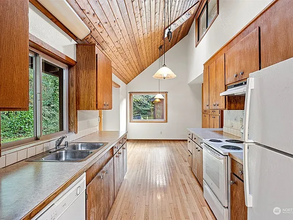 2 Klamath Dr in La Conner, WA - Foto de edificio - Building Photo