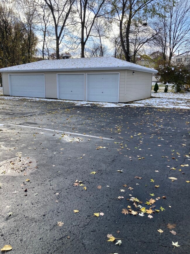 1436 North Rd SE in Warren, OH - Building Photo - Building Photo