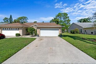 627 St Andrews Blvd in Naples, FL - Building Photo