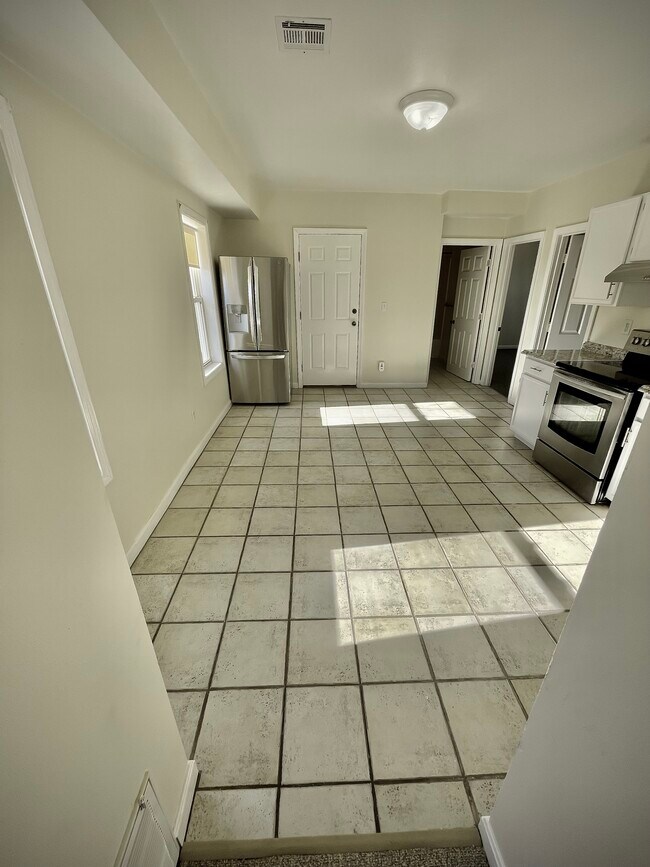 54 Avery St in North Attleboro, MA - Building Photo - Building Photo