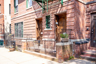 33 Hampton Pl in Brooklyn, NY - Building Photo - Building Photo