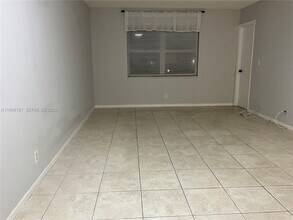 101 Berkley Rd in Hollywood, FL - Building Photo - Building Photo