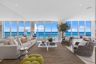 50 South Pointe Dr in Miami Beach, FL - Building Photo