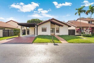 11256 SW 90th Ln in Miami, FL - Building Photo