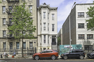 527 W 173rd St in New York, NY - Building Photo - Building Photo