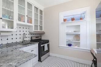 30 W Front St in Red Bank, NJ - Building Photo - Building Photo