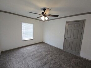 9010 Linda Vista Rd in Houston, TX - Building Photo - Building Photo